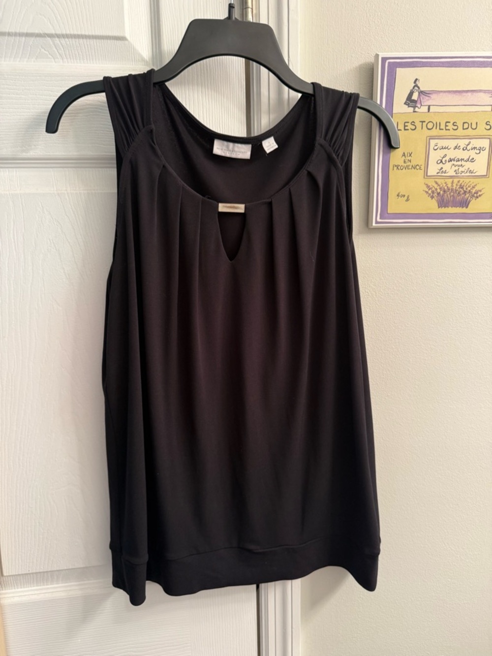 New York & Company Black Sleeveless Keyhole Tank